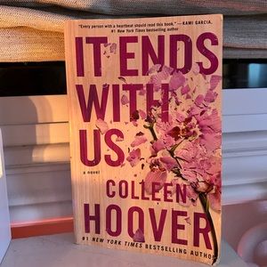 ~ IT ENDS WITH US BOOK~